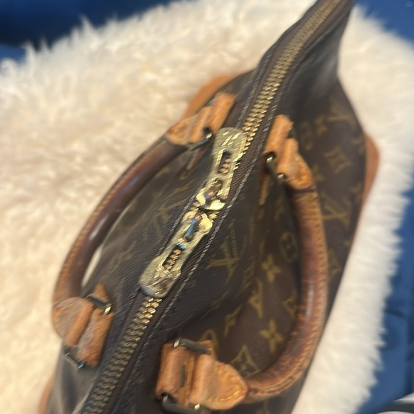 Louis Vuitton Alma Bag - Picture 7 of 7